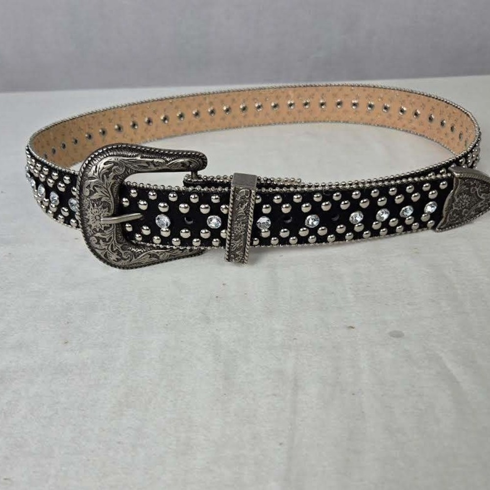 Guess Womens Western Studded Rhinestone Belt Black Silver Engraved Buckle 925121 - Picture 2 of 7